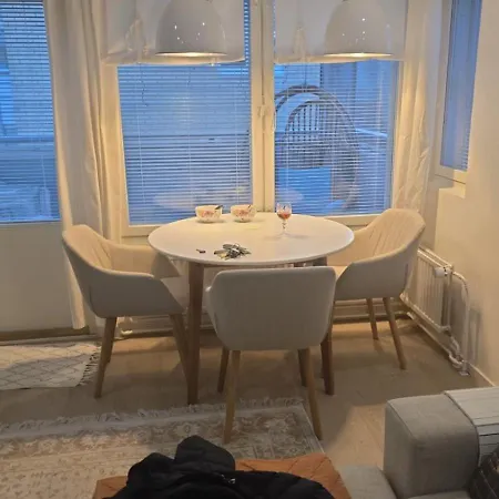 Linnankadunhelmi *